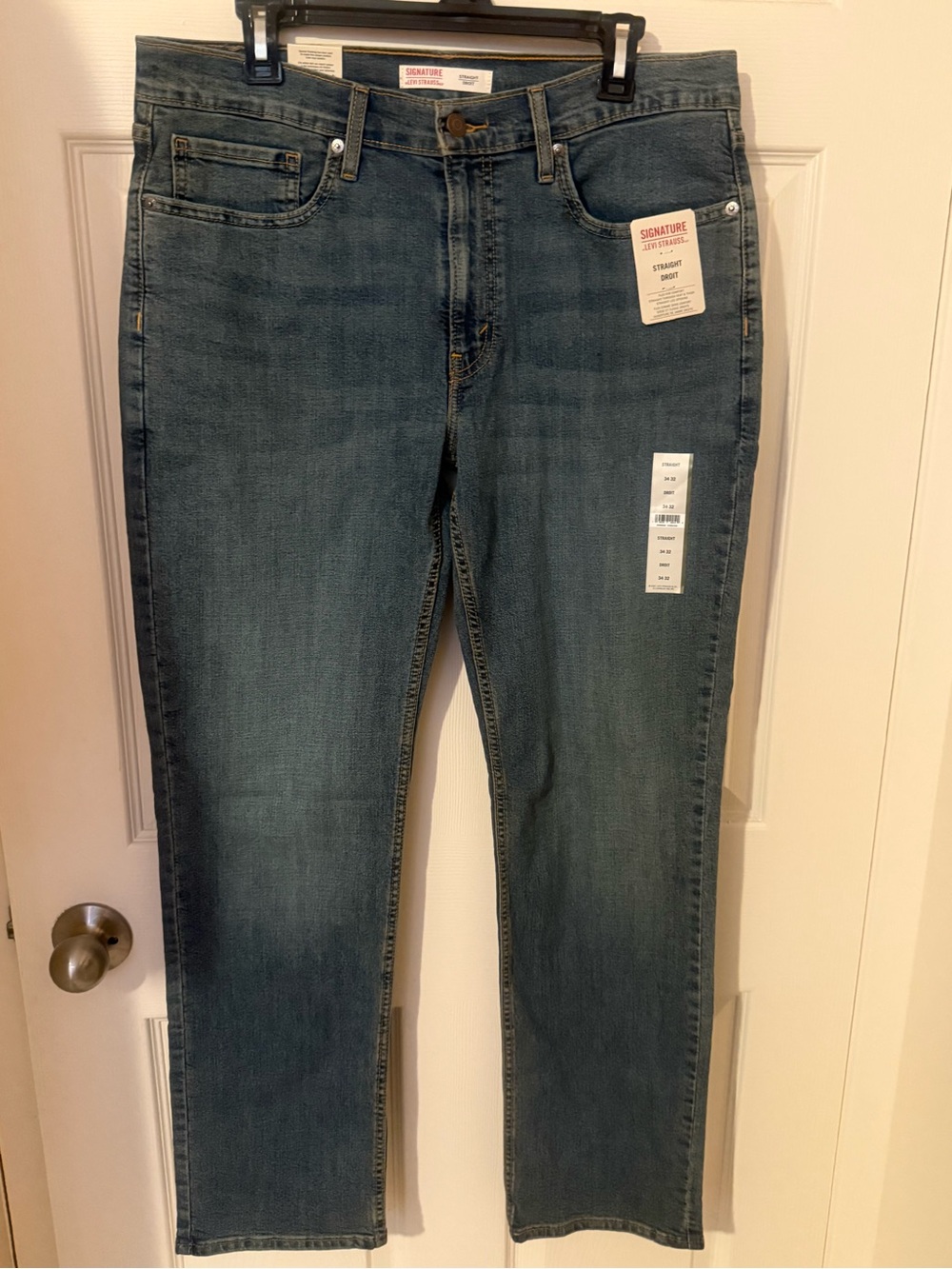 Signature by Levi Strauss Men’s Straight Jeans in Denim Blue
